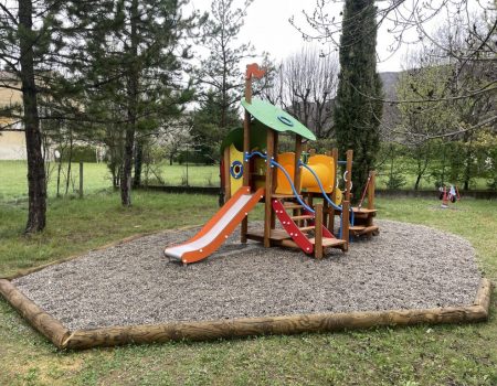 Balançoire, structures de jeux, toboggan, tourniquet, grimpe Drôme 26