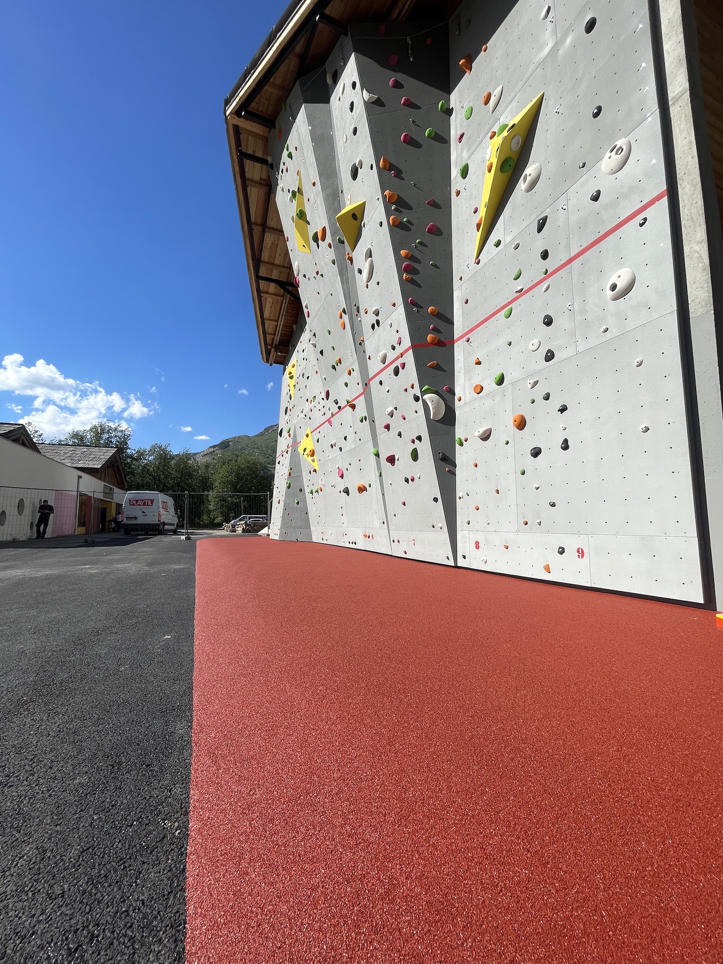 sols amortissants parcs mur d'escalade Monétier les bains Hautes-alpes 05