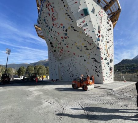 Réalisation sol amortissant – Mur d’escalade international de Briançon !