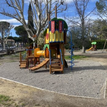 structure multi-activités toboggan, mât pompier, pont, tunnel, cabane playtil vaucluse 84, drôme 26