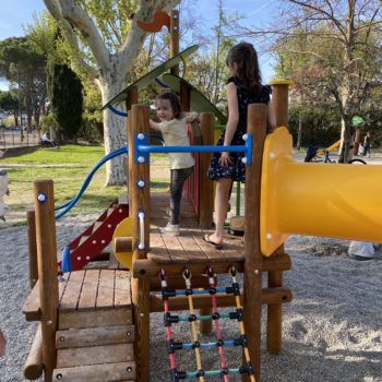 aire de jeux vaison-la-romaine, filet à grimper, tunnel playtil