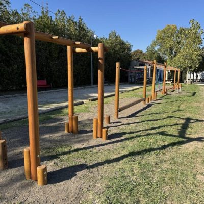 Structure de motricité en bois : un parcours complet pour les 4–15 ans, Villedieu Vaucluse