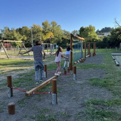 Atelier poutre d’équilibre en bois – aire de jeux de Villedieu – PLAYTIL