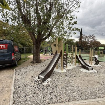 installation structure multi-activités inox, plots béton, concassé 0/20, extension aire de jeux Nyons, PLAYTIL