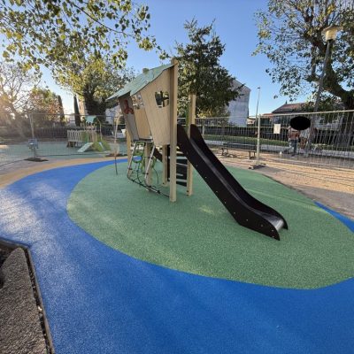 sol souple coulé en place aire de jeux