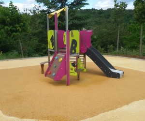 Laurac-en-Vivarais - Ardèche (07) Aire de jeux, sol amortissant EPDM