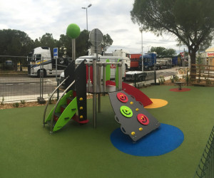 Lançon-Provence, Bouche-du-Rhône (13) Aire de jeux aire, sol amortissant EPDM