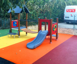 Buis-les-Baronnies - Drôme (26) Aire de jeux, sol amortissant EPDM
