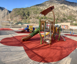 Rousset, Hautes-Alpes (05) Sol amortissant EPDM aire de jeux - Rousset, Hautes-Alpes