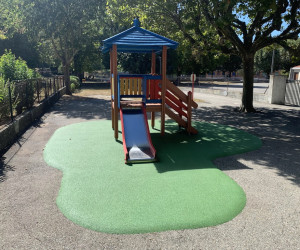 Dignes-les-Bains (04) sols amortissants, aire de jeux