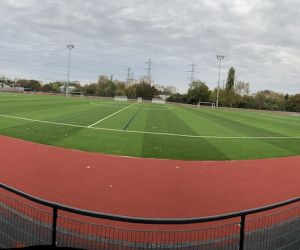 Ile St-Denis (93) Piste d'athlétisme Ile Saint-Denis (93)