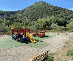 Les Pilles, Drôme (26) Aire de jeux, sol souple Les Pilles