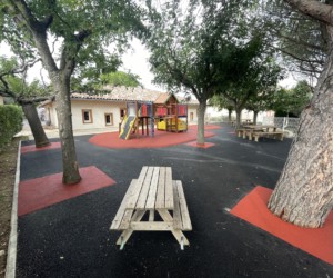 Vinsobres, Drôme (26) Entourages d'arbres sol souple Vinsobres drôme