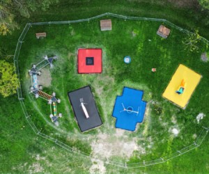 Sainte-Jalle, Drôme (26) Aire de jeux métal Sainte-Jalle Drôme 26