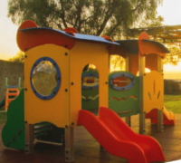 Structure de jeux multi-activités petite enfance crèche métal