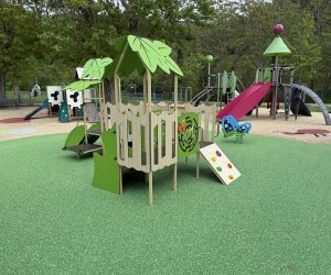 Parc public, Nyons (26) aire de jeux petite enfance Nyons Drôme, Vaucluse, Bouches-du-Rhône, Ardèche, Gard